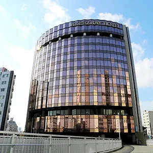 Breezbay And Hotel